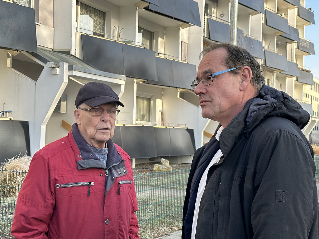 Minister Kummer im Gespräch mit einem Anwohner