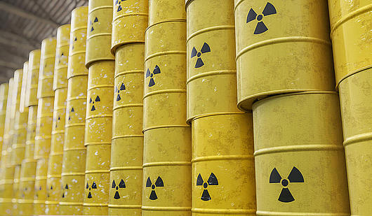 Fasser mit Atommüll